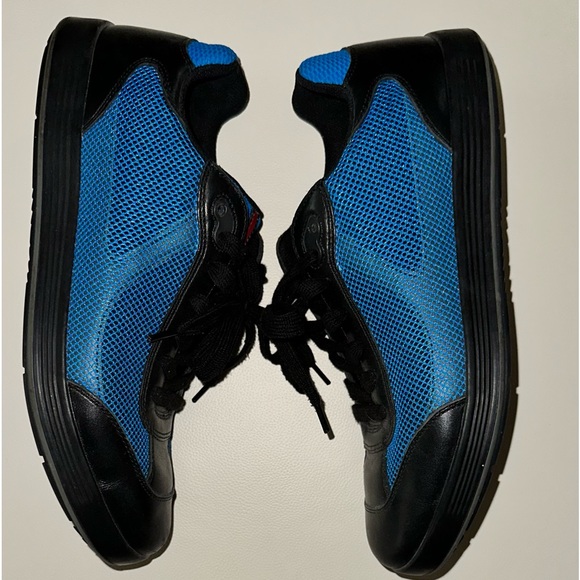 Beautiful PRADA used but in perfect condition. Size 10. - Picture 2 of 5